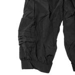 Moyuru Cropped Parachute Pull Photo 2