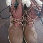 BEARPAW  waterproof boots in tan size 9 Photo 1