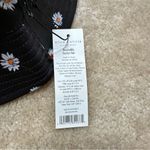 Alice + Olivia NWT  Reversible Bucket Hat in Black Daisy Print / White Photo 1