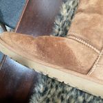 UGG  CLASSIC BOOTS Photo 3