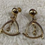 Alice Vtg Gold Screw Back Dangle Earrings • Photo 0