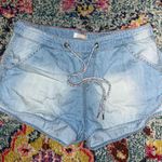 Roxy Shorts Photo 0