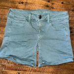 American Eagle green midi stretchy size 4 normcore shorts Photo 0