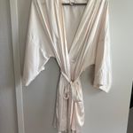 Adore Me Robe Photo 0