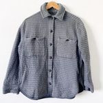 Everlane  The Organic Cotton Quilted Shirt Jacket in Gray Photo 2