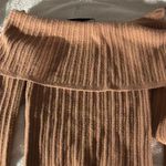 EXPRESS ribbed off the shoulder Sweater Photo 4