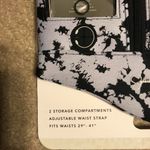 Jessica Simpson  running phone key waist band purse Photo 1