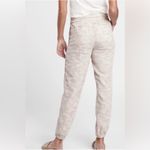 Athleta Cabo Tide Linen Joggers Drawstring Lightweight Pants Camo size 10 Petite Photo 7