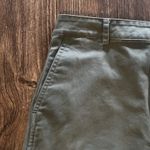 J.Crew Woman's Green Pencil Skirt with Pockets Size 8 Petite Photo 3