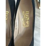 Salvatore Ferragamo Vintage 90s Ferragamo Black Suede Embroidered Gold Knot Round Toe Pump 8.5AA Photo 7