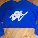 Nike Women’s Small Cropped Sweatshirt Photo 0