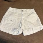 Time & Tru white cargo shorts Photo 0
