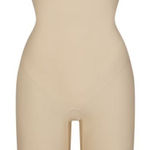 SKIMS NWT  BODY HIGH-WAISTED MID THIGH SHORT SAND XS Photo 0