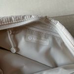 Lululemon Fast Track Bag 2.0 9L - Light Ivory Photo 10