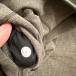 Lululemon  Womens Cropped Capri Leggings Dark Gray Black Logo 6 Photo 6