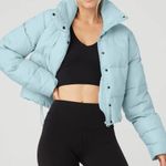 Alo Yoga Gold Rush Puffer Chalk Blue M Photo 0