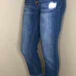 Dollhouse Skinny Capri Photo 5