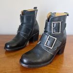 Frye  • Sabrina Double Buckle Boot ankle bootie black leather block heeled moto Photo 14