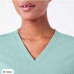 FIGS Casma Three Pocket Scrub Top in Aqua Blue Size XS Photo 3