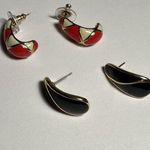 Trifari Lot Of 2 Gold Tone / Enamel Earrings Both Signed - Avon /  Photo 3