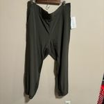Athleta NWT Brooklyn Ankle Pant/Jogger Featherweight Fabric Olive Green- Size 18 Photo 4