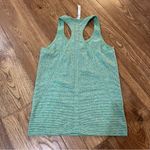 Lululemon  Swiftly Tech Racerback Pistachio / Black Size 8 Photo 2