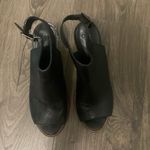 UGG Women’s  Black Textured Peep Toe 3.5 Inch Heeled Sandals, Size 7 Photo 2