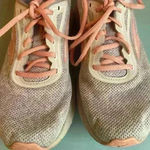 Brooks Anthem 3 Running Sneaker Women's Size 8.5 Gray Pink Peach Coral Photo 6