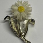 Vintage Signed Costume Brooch Pin Gold Tone / White Daisy Flower Sarah Coventry Photo 3
