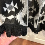 American Eagle  Aztec Print Poncho Ruana‎ Size Medium Photo 3