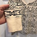 Columbia  Holly Hideaway‎ Top Size Medium Athleisure Outdoors Aztec Southwestern Photo 4