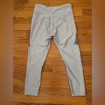Outdoor Voices ® 3/4 Warmup Women’s Two Tone Leggings Dove/Ash Grey Size M EUC Photo 1