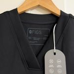 FIGS  Sona FORMx Slim V-Neck Scrub Top in Black, Size X-Small Photo 8