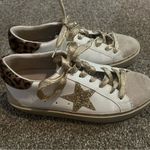 Shu Shop Womens Reba Pre Distressed Fashion Platform Sneakers size 7 White Photo 0