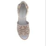 Lori Goldstein Collection Wedge Sandal w/ Ankle Strap size 7 A10 Tan Photo 2