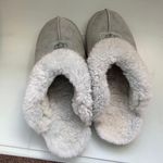 UGG Slippers Photo 0