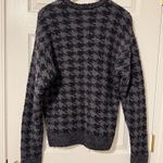 SKIMS  Boucle Knit Unisex Pullover Sweater in Onyx Houndstooth Grey Size S / M Photo 4