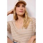 Faherty  Oceanside Linen Relaxed V Neck Tee In Hamptonstripe Size XS Tan White Photo 2