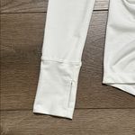 Athleta Pacifica Contoured 1/2 Zip Long Sleeve Thumbhole Pocket White Top Small Photo 4