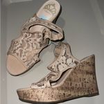 Fergalicious Women's Tan Lace Sandals size 8.5 Photo 2