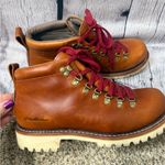 Eddie Bauer  Women’s K-6 waterproof Tan Boots with Red Laces size 9.5 Photo 9