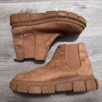 BP  Nordstrom Niya Chelsea Boots Tan Brown Suede Lug Sole 9.5 Fall Photo 1