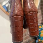 PARIS TEXAS Knee Photo 4