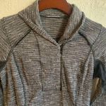 Lululemon 4 sweater Photo 1