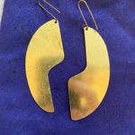 Large Gold Tone Abstract Puzzle Piece Photo 3