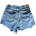 American Eagle Womens  Light Wash High Rise Distressed Mom Denim Jean Shorts Sz 4 Photo 1