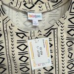 LuLaRoe  2 NWT Women’s Sz Large Short Sleeve Tops Alli Kelly Printed New Photo 2