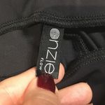 Onzie NWOT  Flow Highrise Track Legging 2046 Black/Dhalia/Moonlight Blue Photo 5