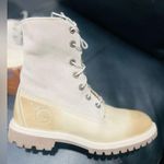 Timberland  faux fur boots size 6 very soft in the inside cozy for cold weather Photo 10