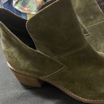 Me Too  ZEST MOSS GREEN WO SIZE 7.5 SUEDE LEATHER ANKLE BOOT CLEAN EUC Photo 10
